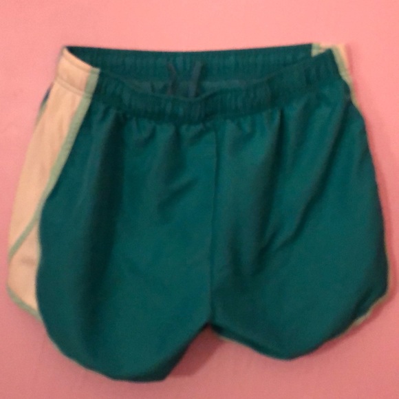Running shorts - Picture 2 of 4